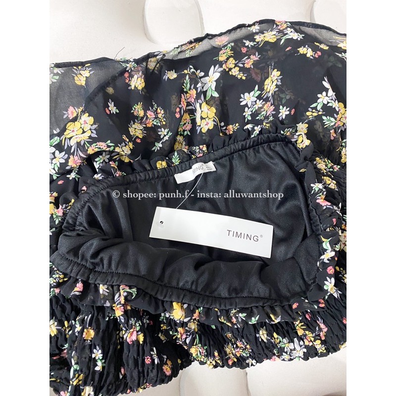 Chân váy và Áo TIMING set có bán lẻ