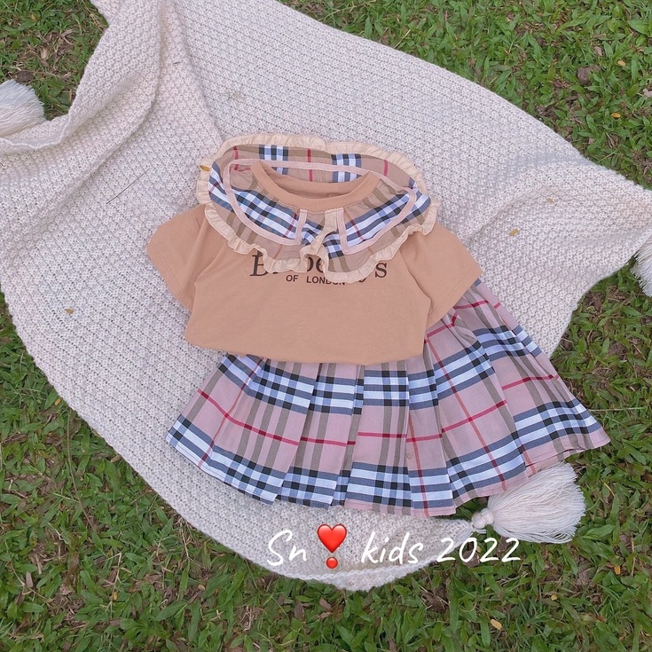Sét váy xòe kèm áo thun bé gái, set áo phông BUR cổ bèo kèm cv kẻ xếp ly cho bé