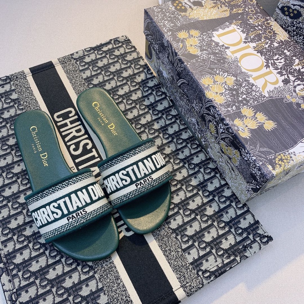 Xăng đan Đế Bằng Cổ Điển Không Có Hộp Cho Nữ