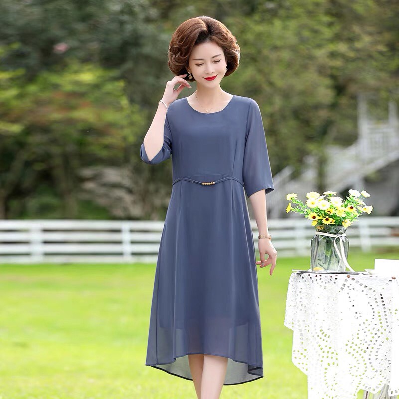 Đầm trung niên cho mẹ , chất lụa voan mịn, ngắn tay dài phủ gối , thoáng mát,sang trọng, quý phái mã số 01679