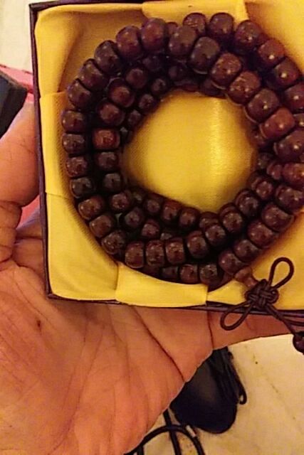 CHUỖI GỖ TỬ ĐÀN HƯƠNG 8MM 108 HẠT