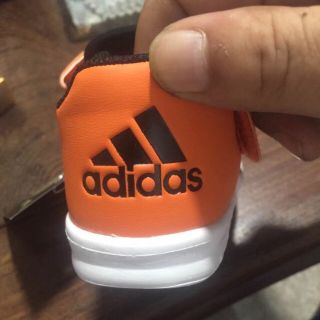 Giày bé trai Adidas