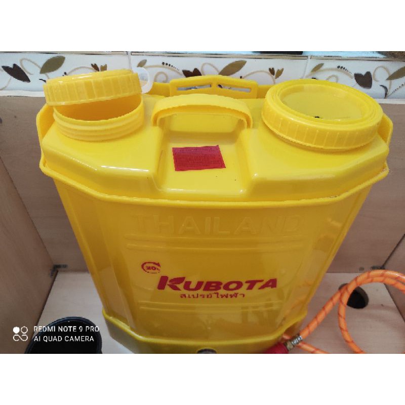 Bình xịt điện Kubota 1 bơm acquy 12v8a Thailand