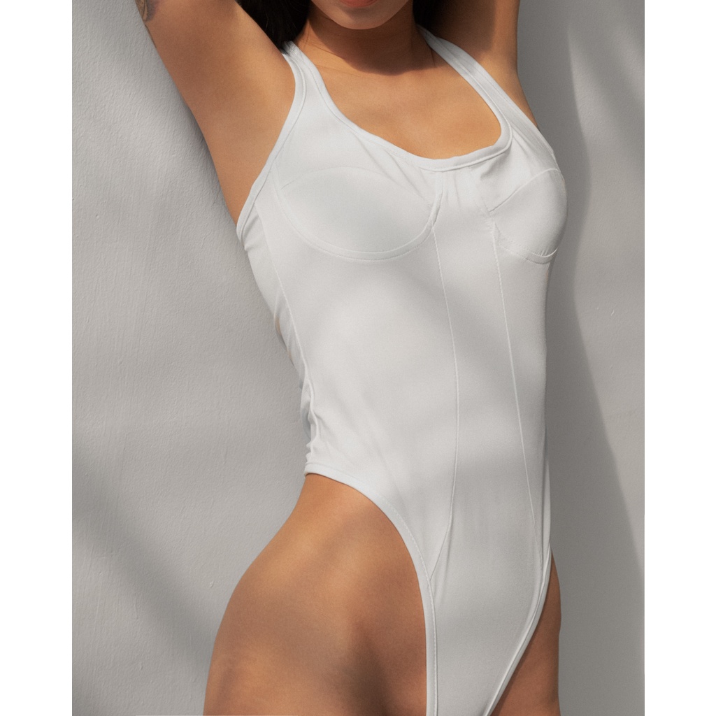 Áo bodysuit hai dây  thun co giãn tôn dáng OUTISCLOSET | BigBuy360 - bigbuy360.vn