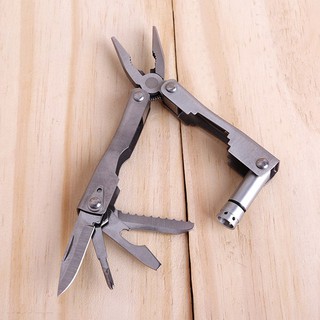 Kềm xếp đa năng 9 in 1, dạng móc khóa, có đèn pin siêu tiện ích