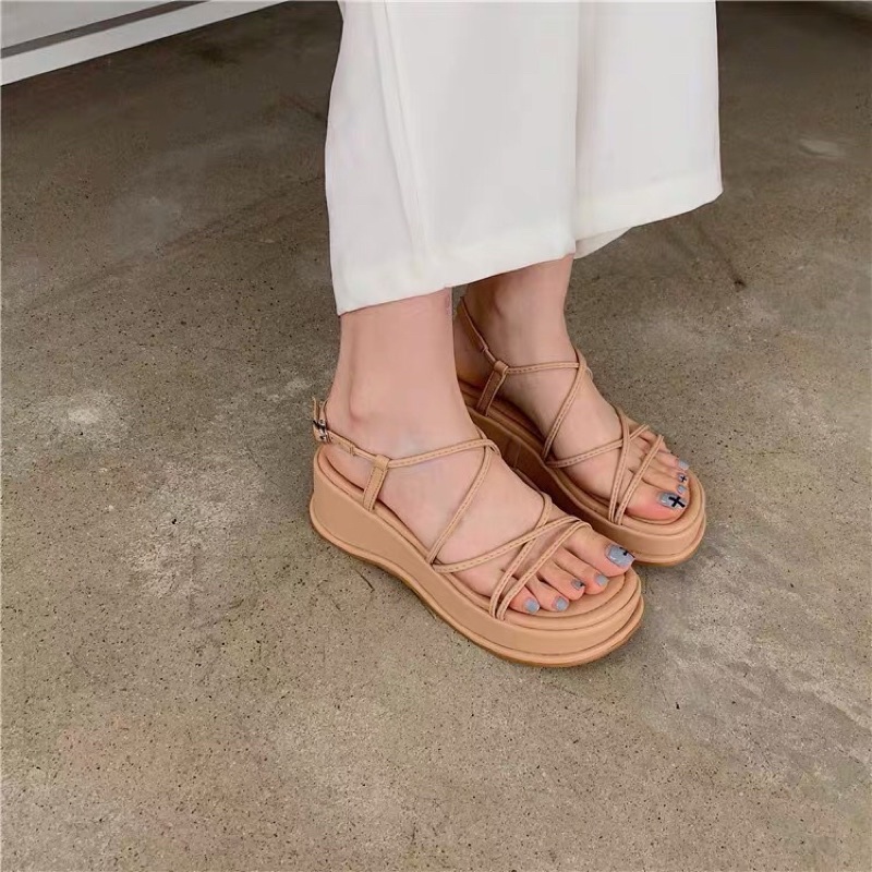 Sandal đế bánh mì quai dây chéo