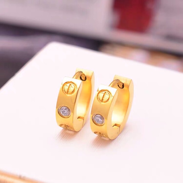 Bông tai nữ titan khoen tròn cartier BT20