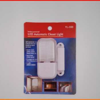 Đèn gắn tủ áo, yên xe tự động tắt mở