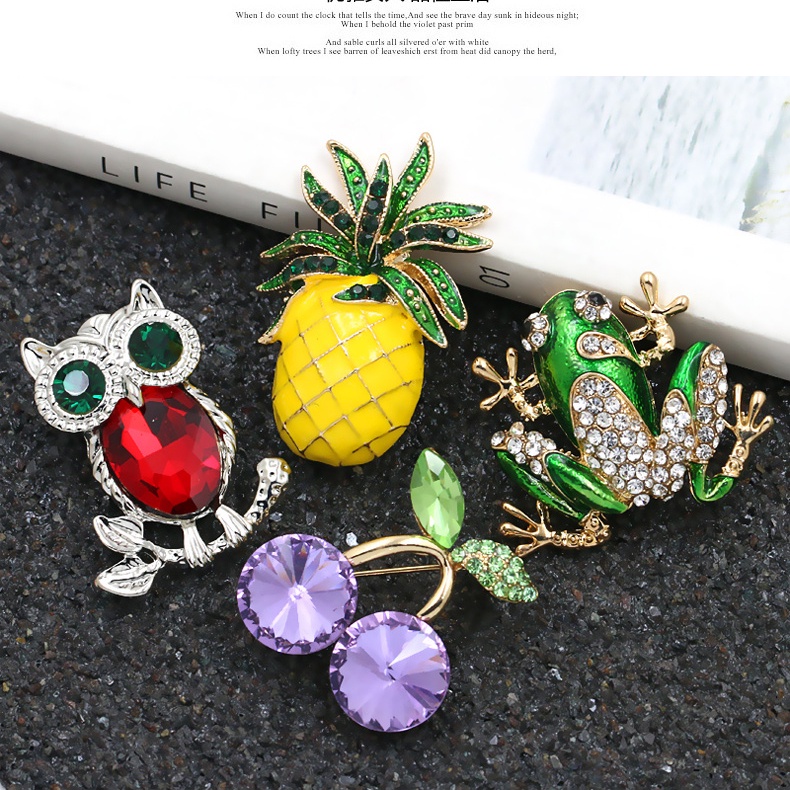 Ghim Cài Áo Hình Trái Cây Đính Đá Thời Trang Mới