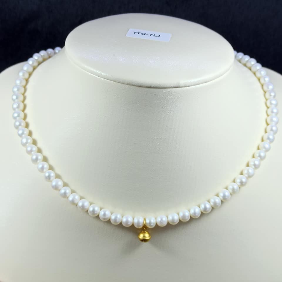 Vòng cổ hột châu thật charm bạc xi vàng