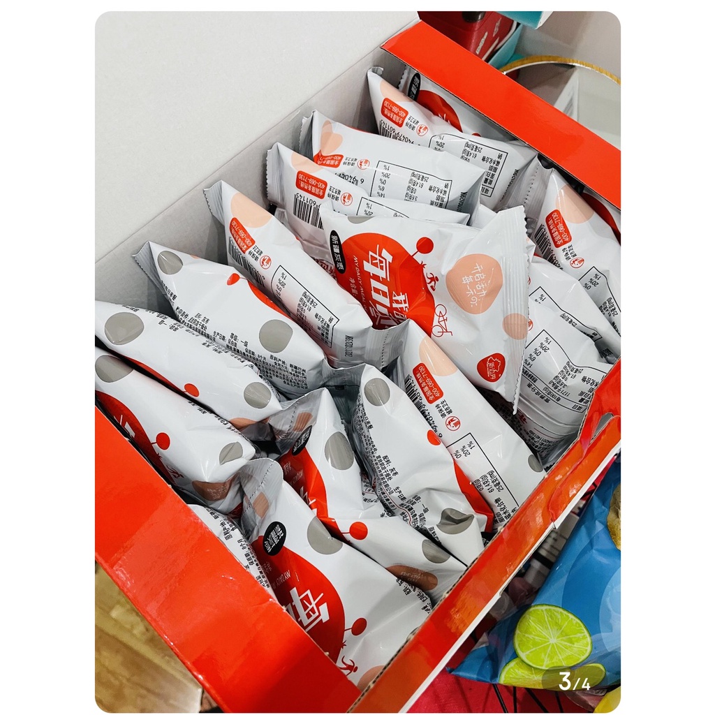 Táo đỏ Tân Cương thùng 1000g chia thành các gói nhỏ