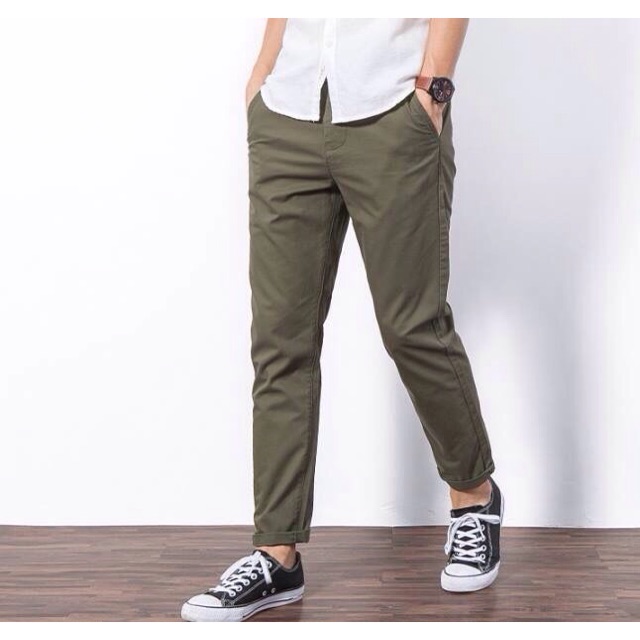 Quần kaki dành cho nam giới. Phong cách lịch sự, trẻ trung và nam tính.