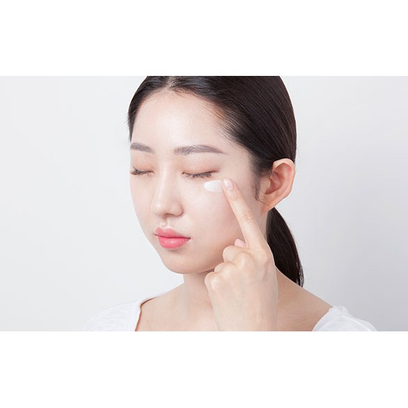 Kem Dưỡng Mắt Làm Mịn Da Từ Trà Xanh Innisfree Green Tea Seed Eye Cream 30ml [New 2019]