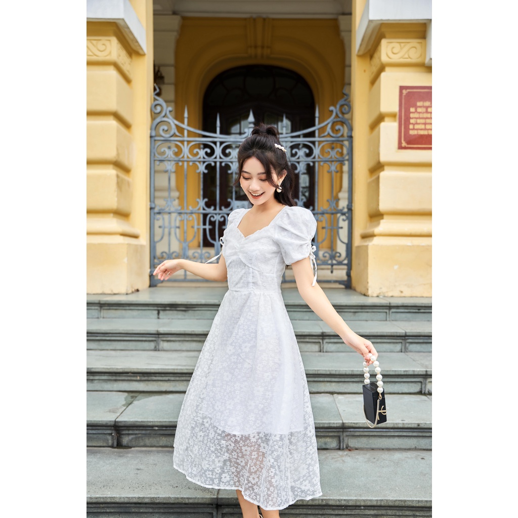 Váy trắng tiểu thư dáng suông dài, tay bồng nơ thắt cổ vuông chất vải ren lót lụa YAME