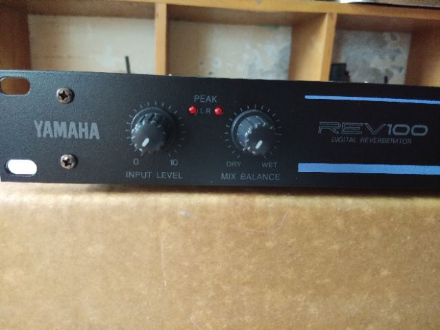 Effects Echo Yamaha Rev100