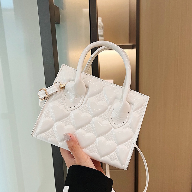 Túi Xách Đeo Vai Kiểu Vuông Nhỏ Thêu Hình Trái Tim Lấp Lánh Thời Trang Mới 2022