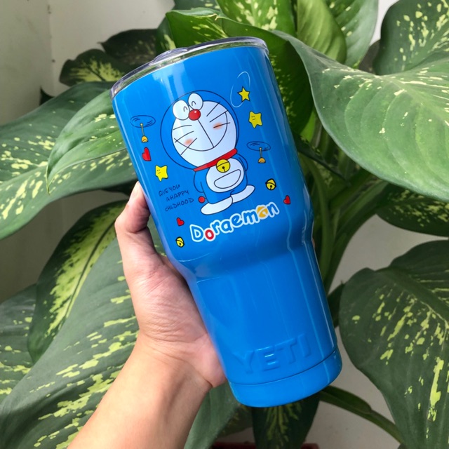 LY GIỮ NHIỆT YETI DORAEMON 900ML (Logo YETI dập nổi - full phụ kiện)