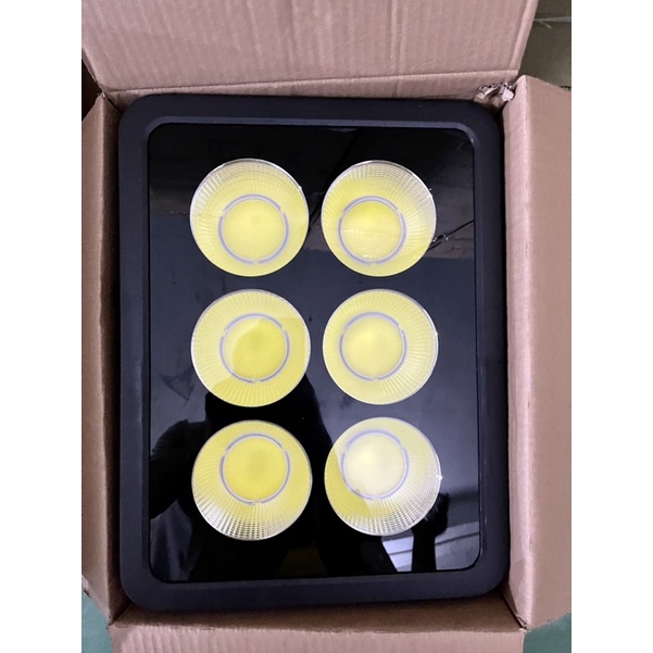 Đèn pha led 500W chuyên công trình ngoài trời, sân vận động, tàu thuyền đi biển chống nước tiêu chuẩn IP67 hàng đủ watt