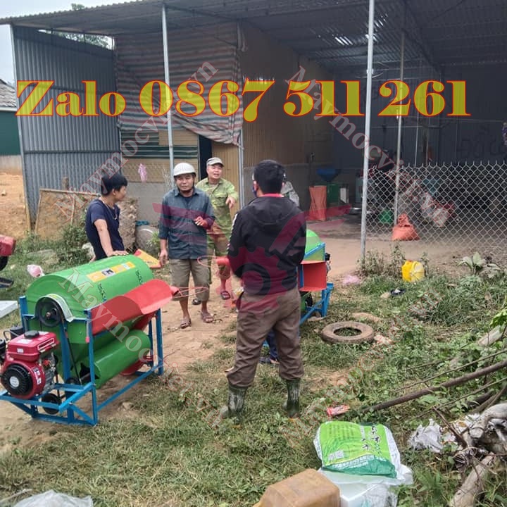 Máy tuốt lúa mini tại Tuyên Quang