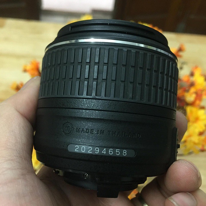 Ống kính Nikon AF-S 18-55 VR II dùng cho máy Nikon Crop