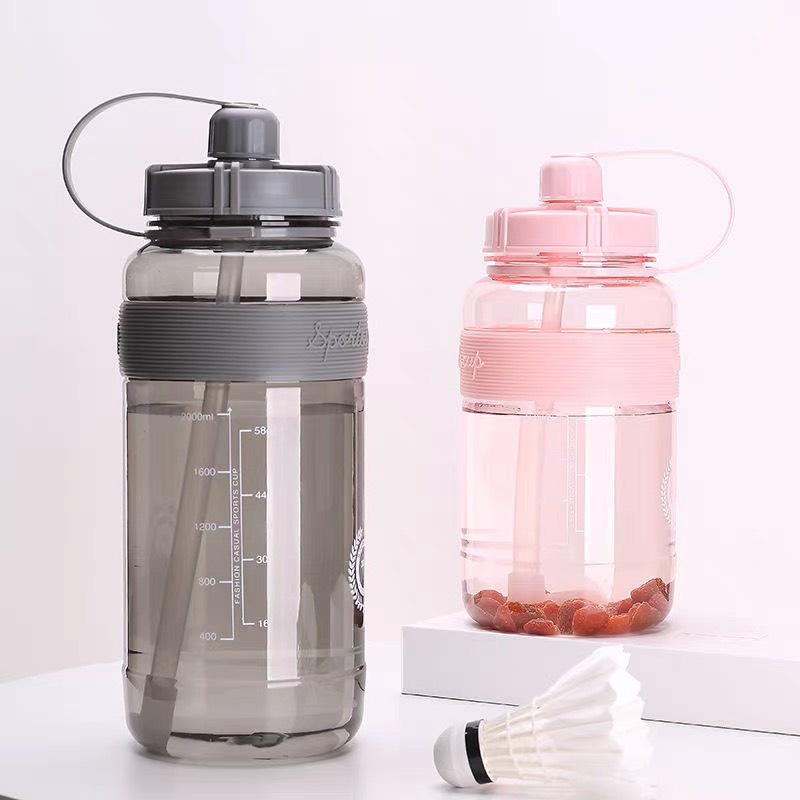 Bình nước thể thao có ống hút, dây đeo, chia vạch nhắc nhở ( Dung tích 600ml / 1L / 1,5L / 2L) 88322