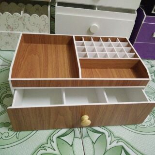 Tủ mĩ phẩm 2 tầng, màu gỗ,núm gỗ đậm