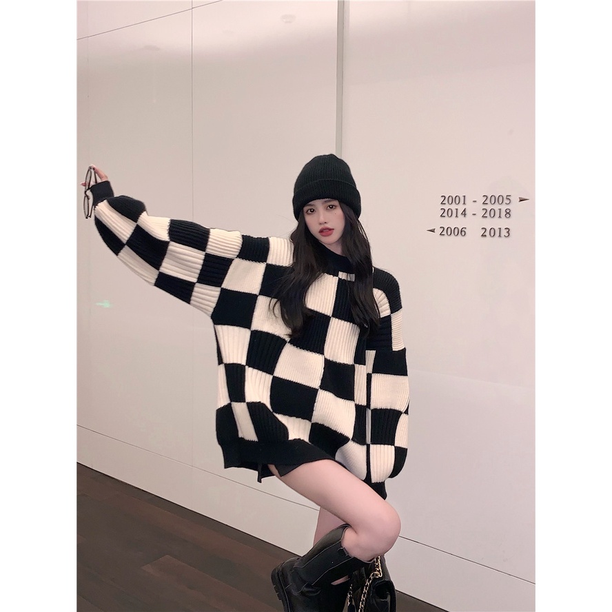 Áo sweater mỏng dáng rộng cổ tròn tay phồng kẻ caro phong cách retro cổ điển kiểu Hong Kong mới cho nữ