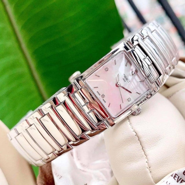 Đồng hồ nữ Tissot 1853 T-Evocation T051.310.11.116.00 30mm Swiss Made, mặt khảm trai, đính kim cương, kính Sapphire