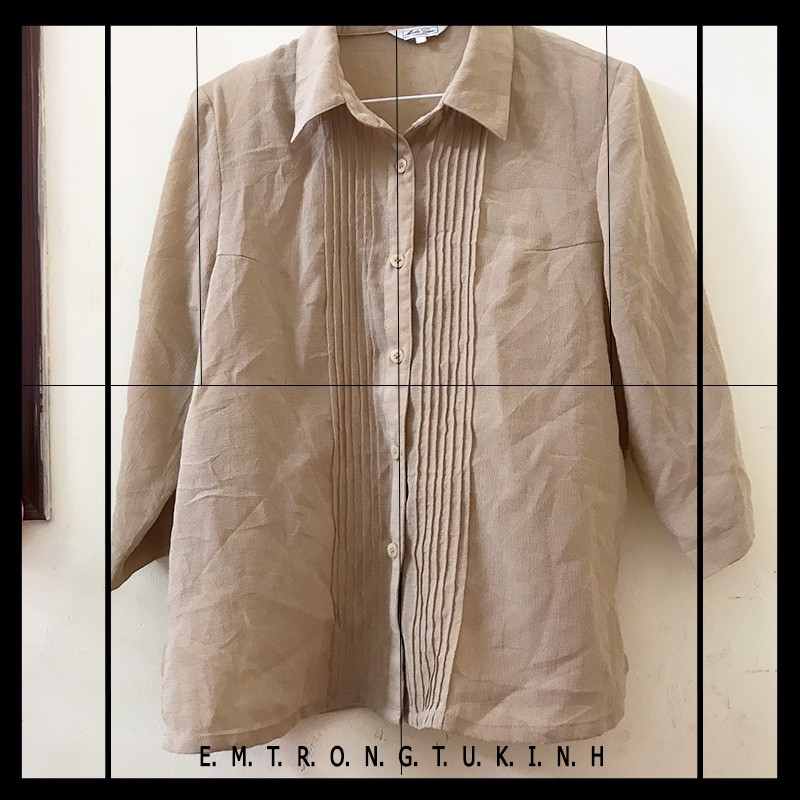 Sơ mi voan tay lỡ màu be trầm cách điệu Sz L