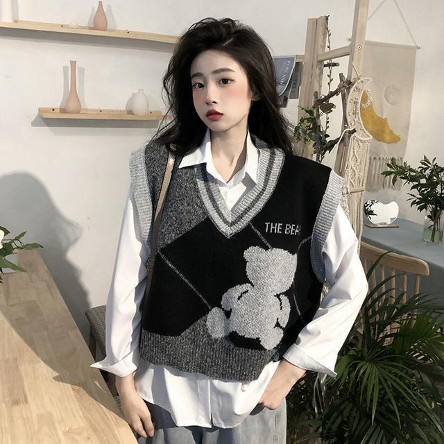 Áo dệt kim sát nách cổ chữ V màu sắc trẻ trung