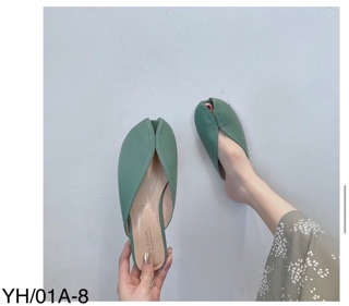 Dép sục hở mũi