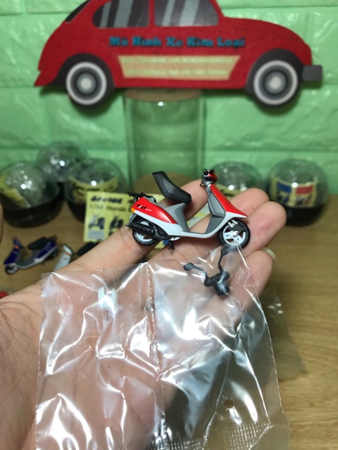 Mô hình xe máy Honda Tact (Tỉ lệ 1/32)