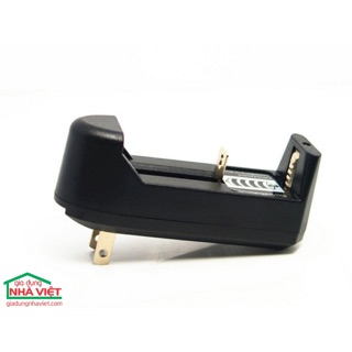 Sạc pin 18650 bảo hành 6 tháng