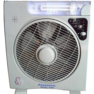 quạt tích điện cao cấp panasonic 2 bình có đèn
