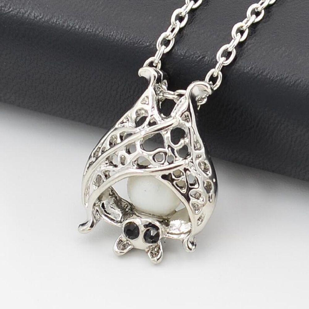 Vòng cổ Mặt Dơi Phát Sáng Thời Trang Dành Cho Nữ