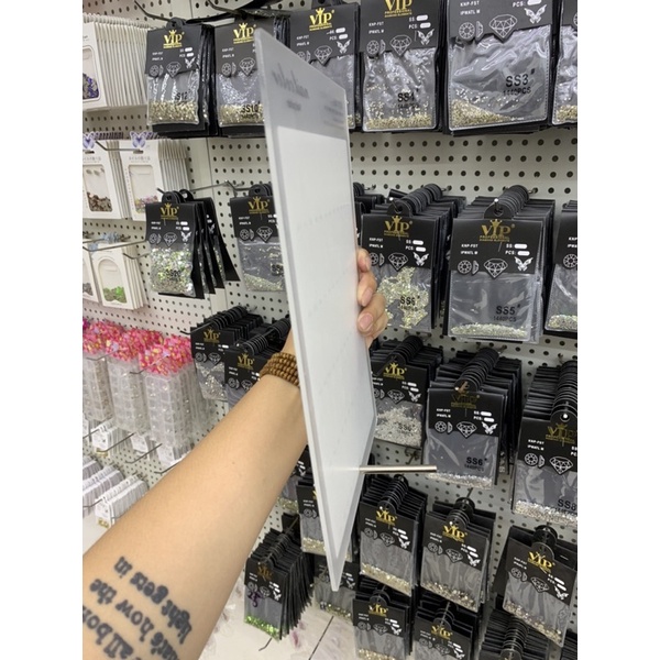 Bảng Mica trưng bày mẫu - trưng bày màu gel 12 ô - 120 ô có thanh chống