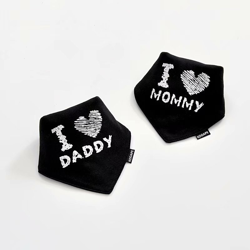 Set 2 yếm ăn Cotton xinh xắn dành cho các bé
