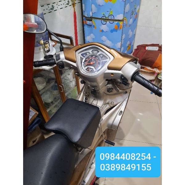 Ghế nệm nối yên xe số có gác chân cho bé