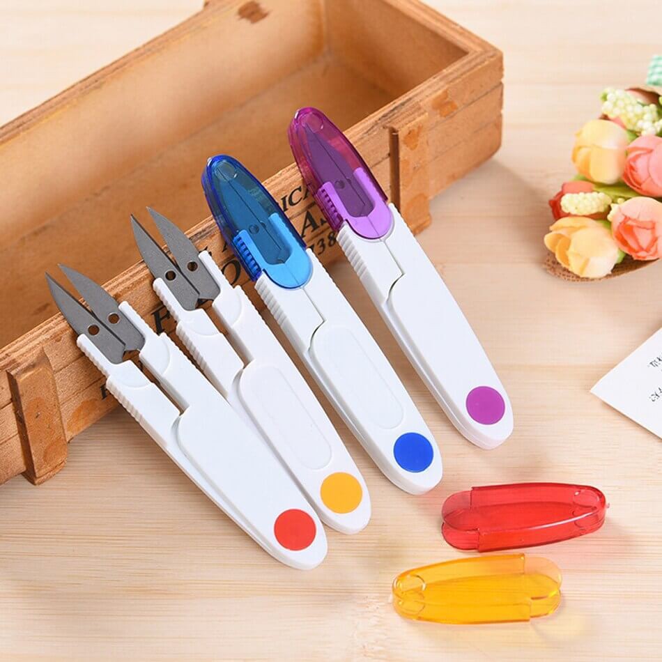 Kéo Bấm Chỉ Có Nắp Bảo Vệ Kéo Cắt Chỉ Thừa Siêu Bén 4 Màu Tuỳ Chọn