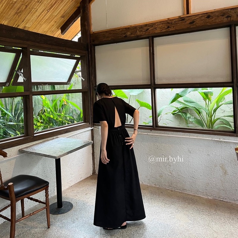 Mir.byhi: Ohio dress - đầm dài hở lưng gài nút hàn.