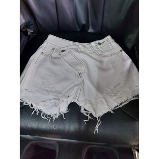 Quần short jean cài nút lệch cá tính (có hình thật)