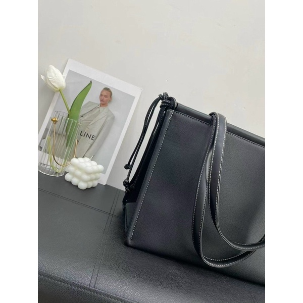 TNS-Túi tote công sở form vuông  Luxo tote bag--tone đen classic