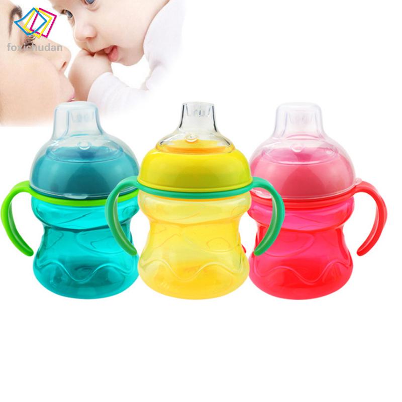 Bình nước chống tràn bằng silica gel dung tích 200ml có tay cầm và vòi mỏ vịt giúp tập cho bé uống nước