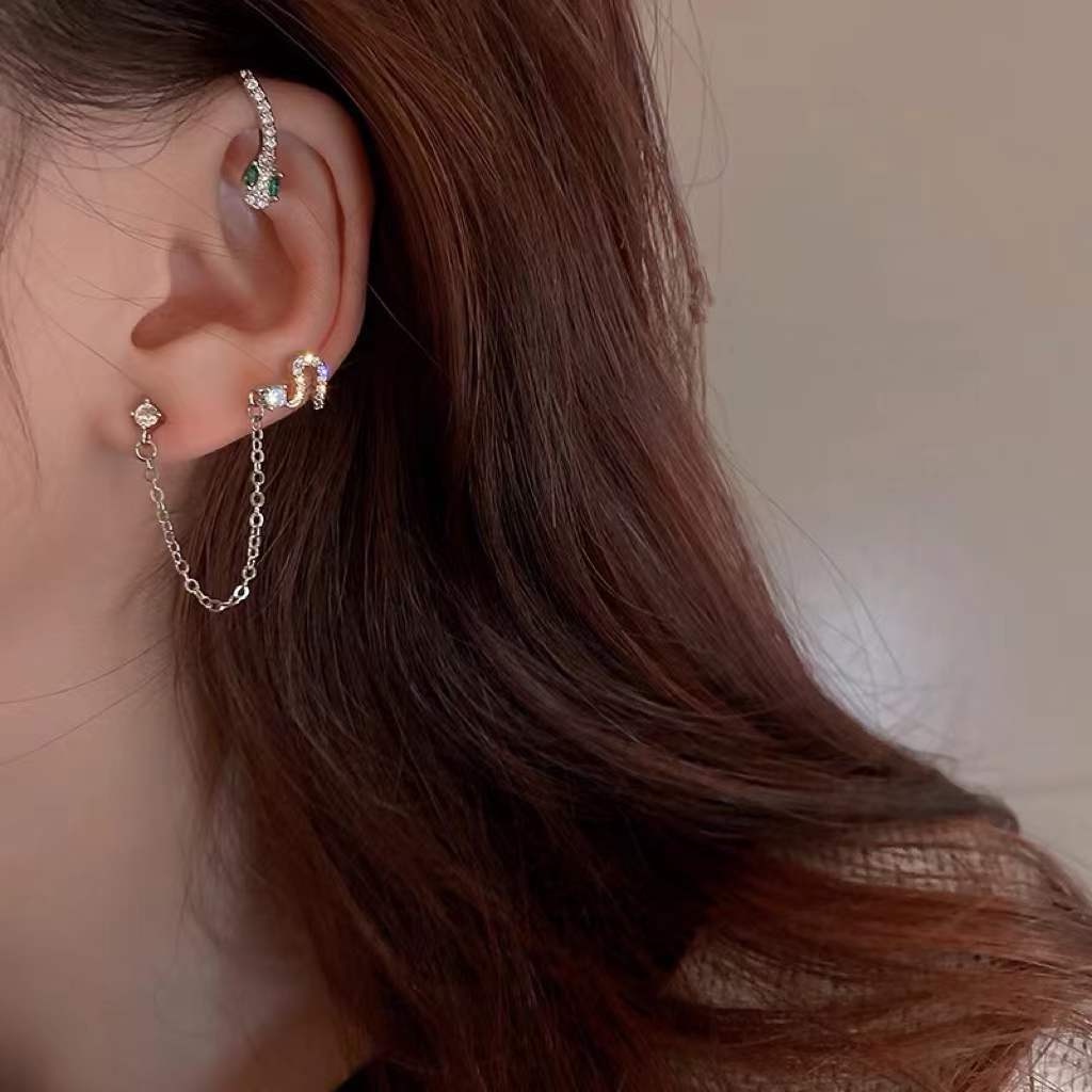 Bông tai đính đá máng vành tai quyền lực, độc đáo BT260