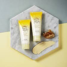 TRUE ISLAND HONEY BEE MUD PORE TIGHTENING MASK  MẶT NẠ BÙN KHOÁNG DÀNH CHO DA DẦU MỤN