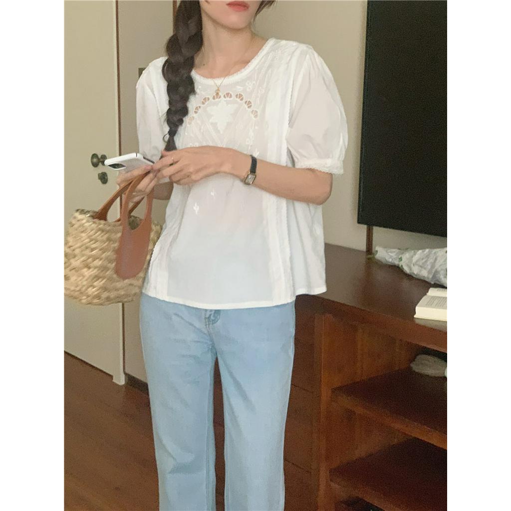 Áo Thun Cổ Tròn Ngắn Tay Thêu Hoa Thời Trang Tinh Tế 60639