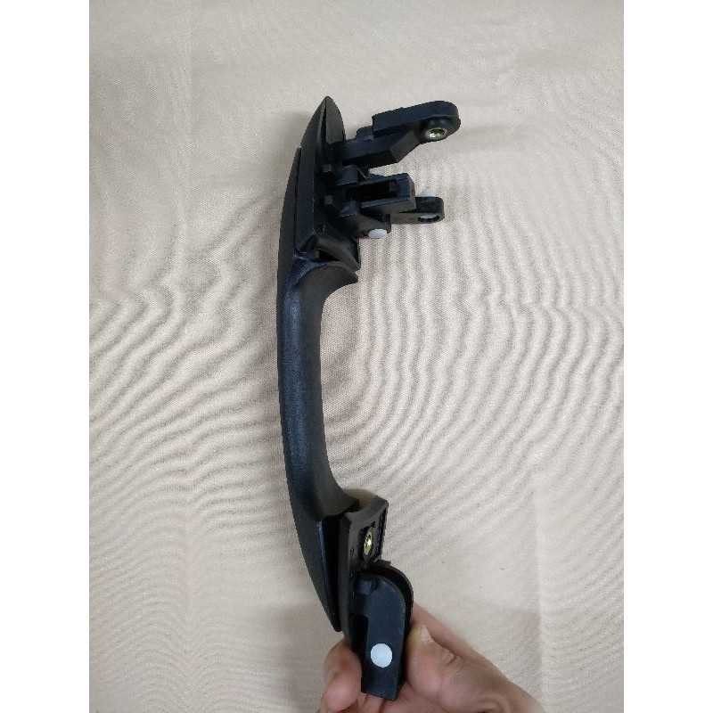 Tay mở cửa ngoài của Thaco Towner 950kg