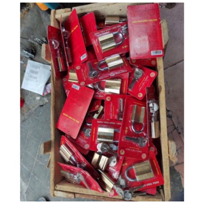 Set 40 ổ khoá việt tiệp dùng chung 1 chìa chủ ( loại 4 phân , khoá giữ chìa , có 15 chìa sơ cua )