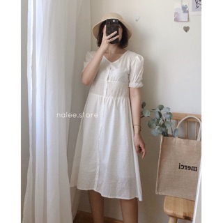 Váy trắng cổ V hoa gạo