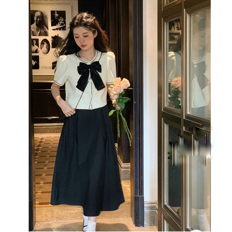 Set dầm váy nữ áo croptop chạy viền cài nút thật phối nơ kèm chân váy dáng suông phong cách tiểu thư cực dễ thương